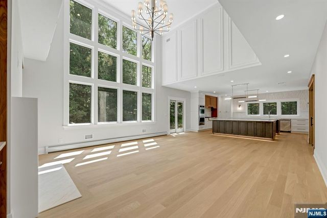 206 Peterson Place, Ramsey, NJ 07446