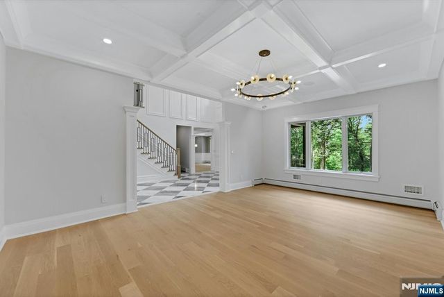 206 Peterson Place, Ramsey, NJ 07446