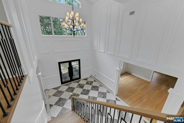 206 Peterson Place, Ramsey, NJ 07446