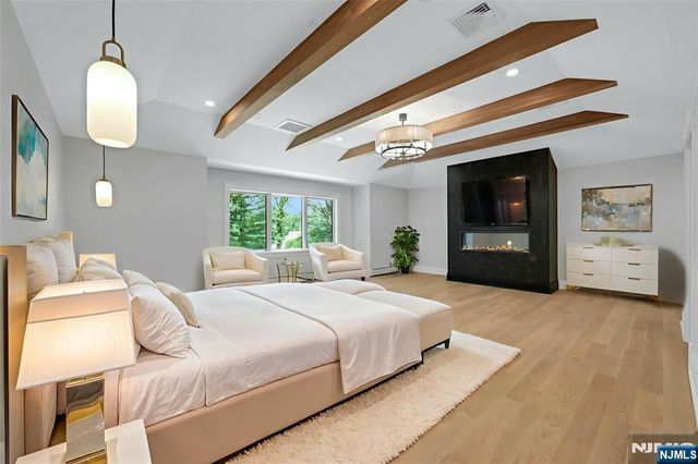 206 Peterson Place, Ramsey, NJ 07446