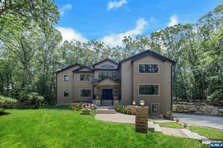 206 Peterson Place, Ramsey, NJ 07446