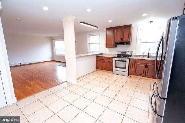 30 S 2ND ST, Perkasie, PA 18944