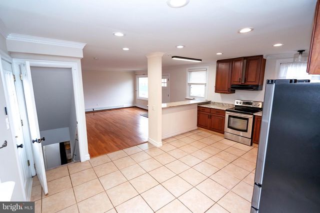 30 S 2ND ST, Perkasie, PA 18944