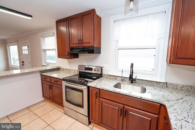 30 S 2ND ST, Perkasie, PA 18944