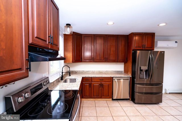 30 S 2ND ST, Perkasie, PA 18944