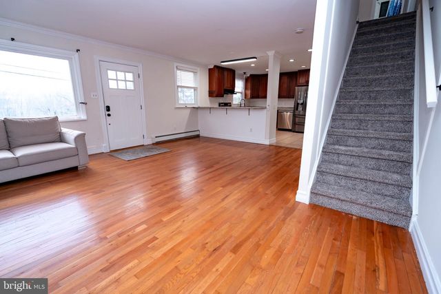 30 S 2ND ST, Perkasie, PA 18944