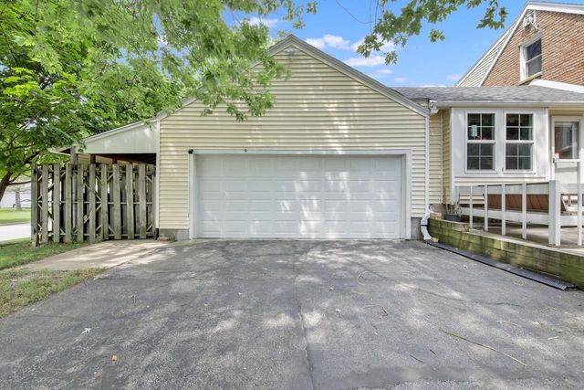 4100 W Edgerton AVENUE, Greenfield, WI 53221