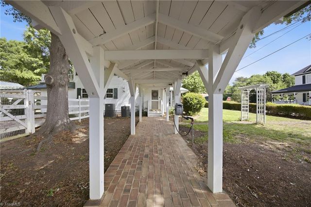 8827 Nc Highway 109, Winston-salem, NC 27107