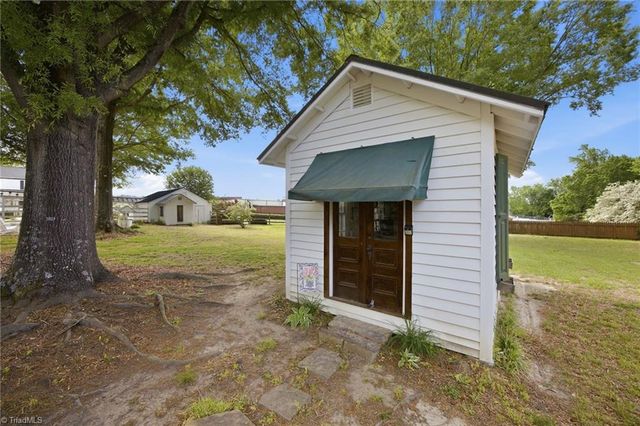 8827 Nc Highway 109, Winston-salem, NC 27107