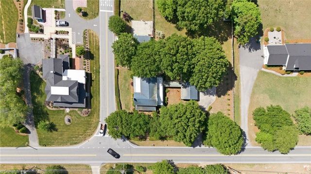 8827 Nc Highway 109, Winston-salem, NC 27107