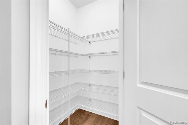 10009 Emerald Falls Boulevard, Grand Blanc, MI 48439