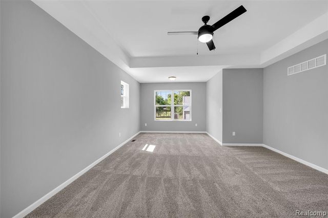 10009 Emerald Falls Boulevard, Grand Blanc, MI 48439