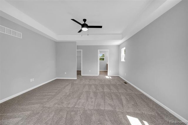 10009 Emerald Falls Boulevard, Grand Blanc, MI 48439