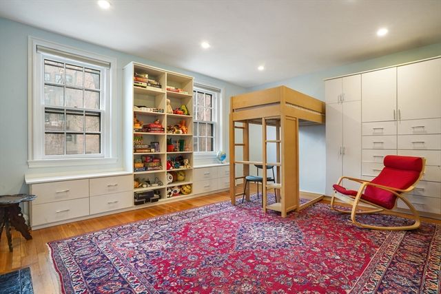 54 Brimmer St, Boston, MA 02108