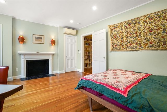 54 Brimmer St, Boston, MA 02108