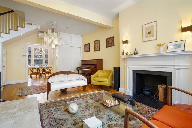 54 Brimmer St, Boston, MA 02108