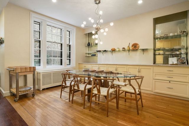 54 Brimmer St, Boston, MA 02108