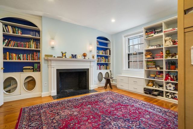 54 Brimmer St, Boston, MA 02108