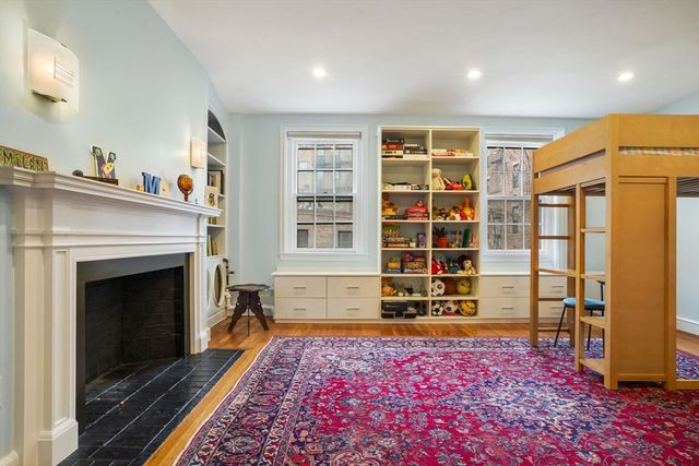 54 Brimmer St, Boston, MA 02108