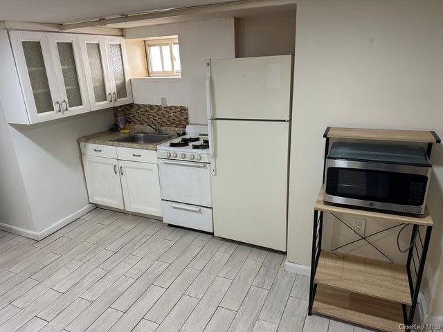 8818 201st Street, Hollis, NY 11423