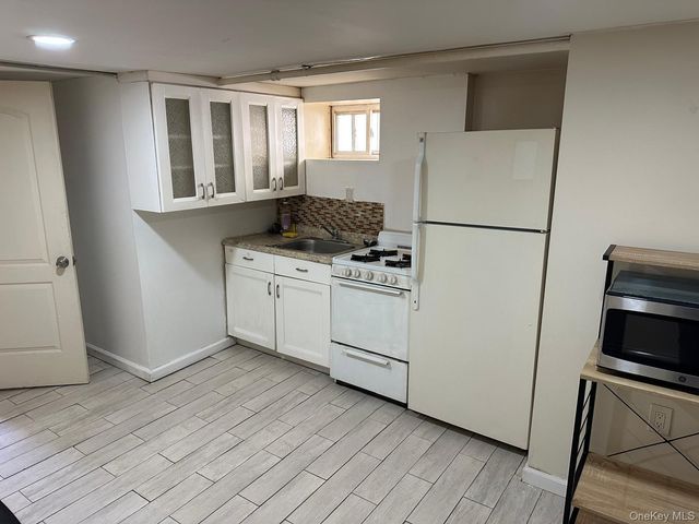 8818 201st Street, Hollis, NY 11423