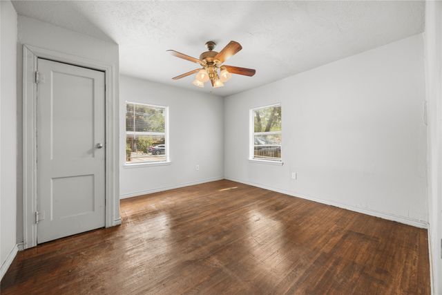 5800 Churchill Avenue, Dallas, TX 75227