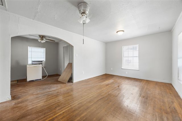 5800 Churchill Avenue, Dallas, TX 75227
