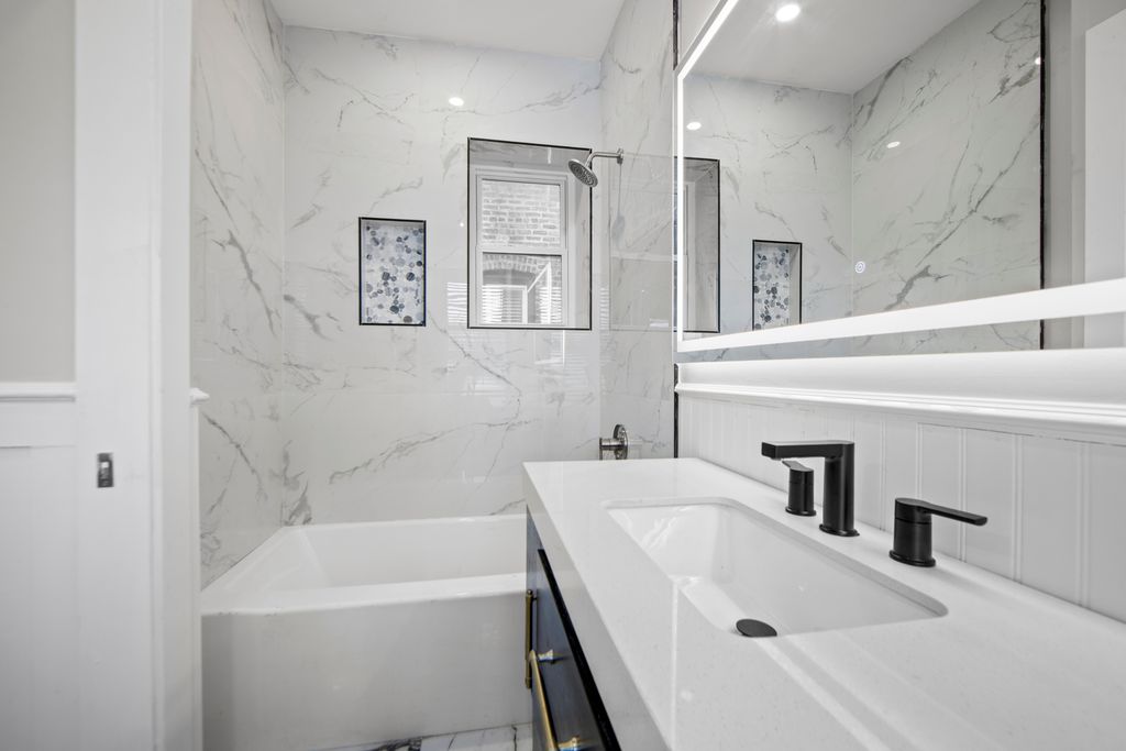 27 N Latrobe Avenue, Chicago, IL 60644 — photo 4