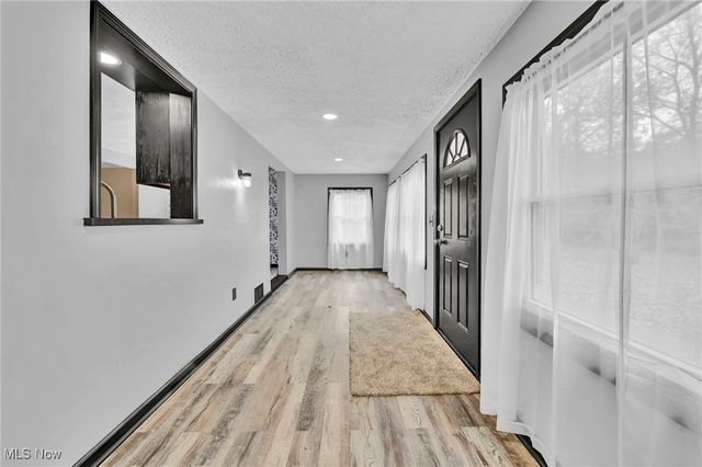 5116 7 Pines Drive, Lorain, OH 44053