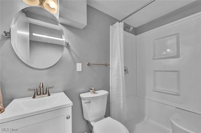 5116 7 Pines Drive, Lorain, OH 44053