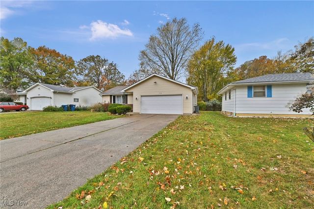 5116 7 Pines Drive, Lorain, OH 44053