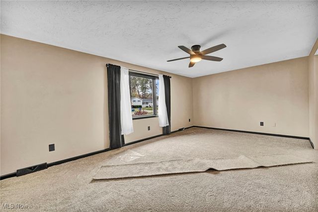 5116 7 Pines Drive, Lorain, OH 44053