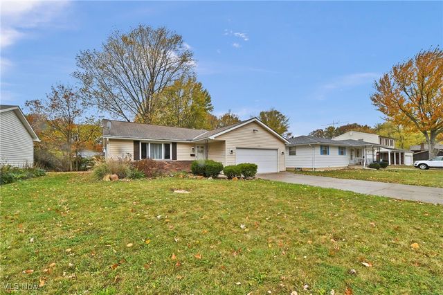 5116 7 Pines Drive, Lorain, OH 44053