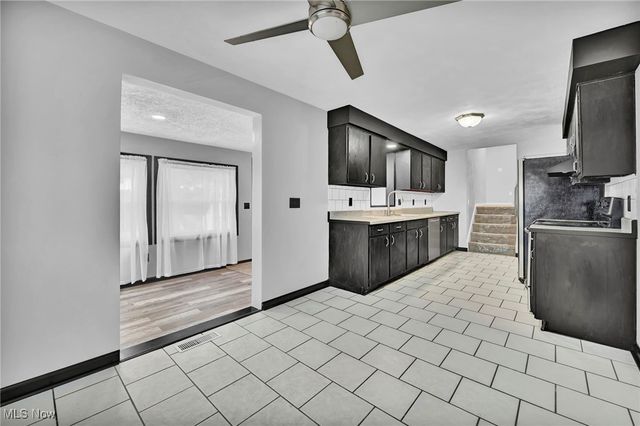 5116 7 Pines Drive, Lorain, OH 44053