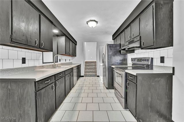 5116 7 Pines Drive, Lorain, OH 44053