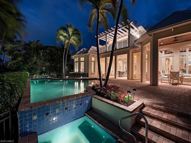 235 Little Harbour LN, Naples, FL 34102