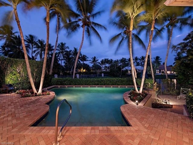 235 Little Harbour LN, Naples, FL 34102
