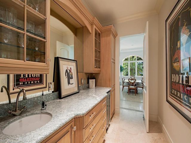 235 Little Harbour LN, Naples, FL 34102