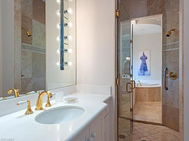 235 Little Harbour LN, Naples, FL 34102