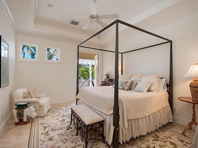 235 Little Harbour LN, Naples, FL 34102
