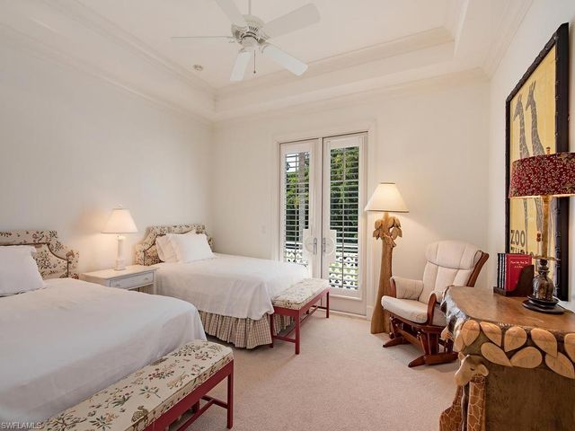 235 Little Harbour LN, Naples, FL 34102