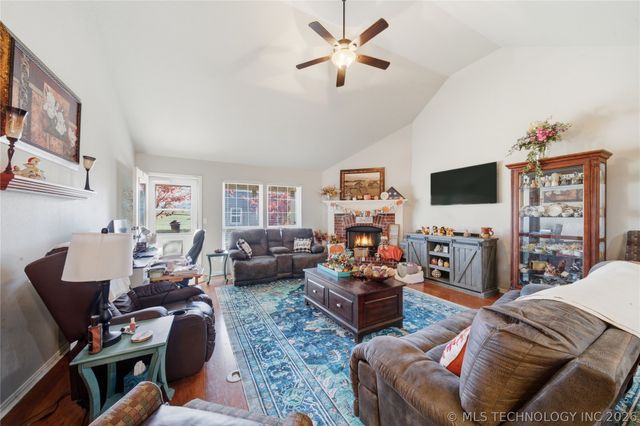 606 W 54th Street, Sand Springs, OK 74063