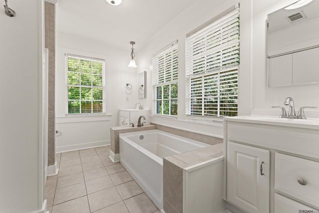 4449 Orchid Dr, Baton Rouge, LA 70808