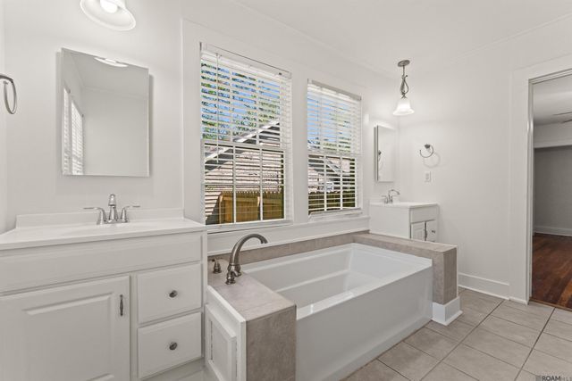 4449 Orchid Dr, Baton Rouge, LA 70808