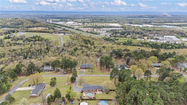 260 Richland Circle, Russellville, AR 72802