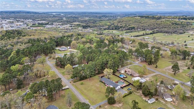 260 Richland Circle, Russellville, AR 72802