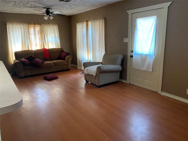 603 Hospital Street, Tomball, TX 77375