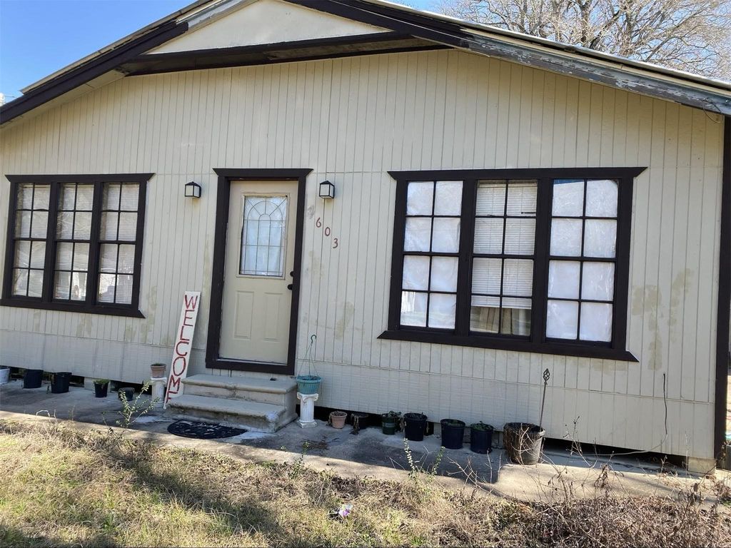 603 Hospital Street, Tomball, TX 77375