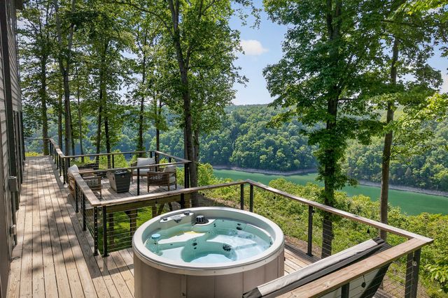 1171 Hutchins Bend Rd, W, Sparta, TN 38583