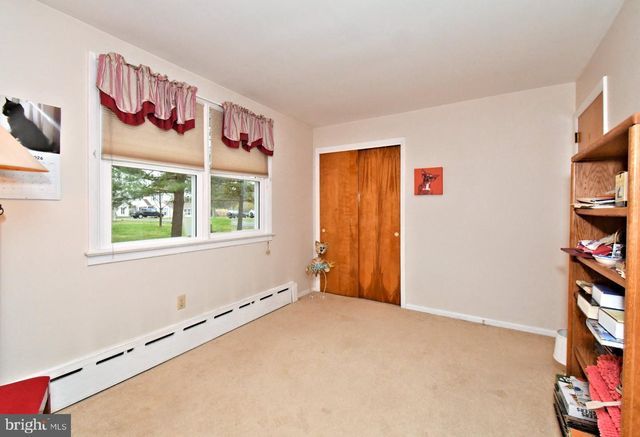 725 MINE HILL RD, Schwenksville, PA 19473